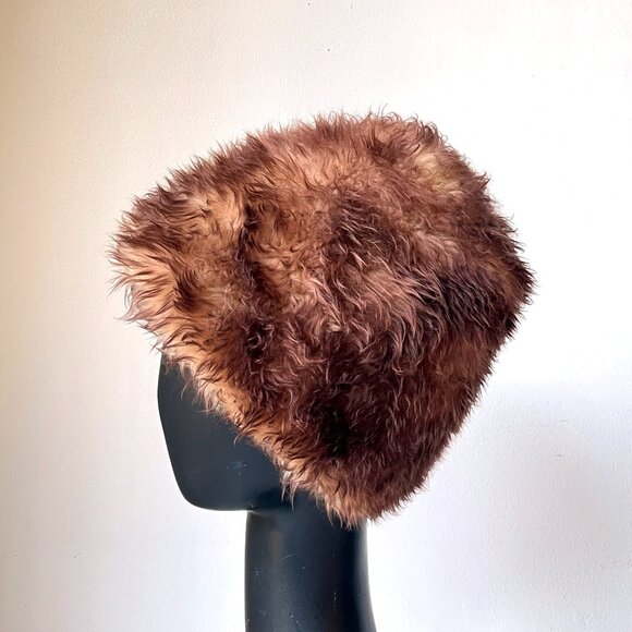 Vintage 60s Marshall Field & Co. Tuscan Lamb Shearling Hat - Picture 4 of 6